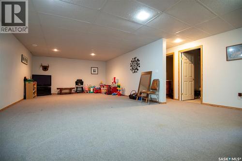 447 1St Street E, Annaheim, SK - Indoor
