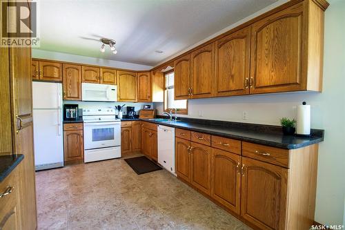 447 1St Street E, Annaheim, SK - Indoor Photo Showing Kitchen