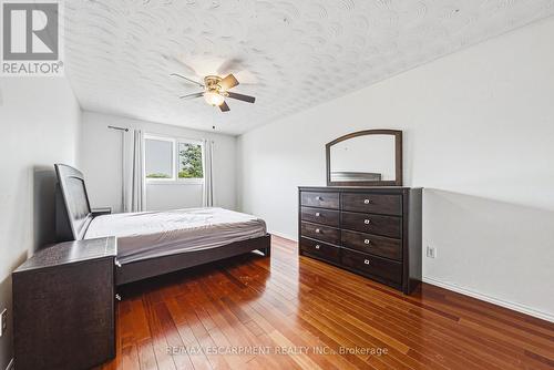 21 Moss Boulevard, Hamilton, ON - Indoor Photo Showing Bedroom