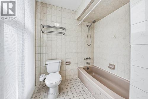 21 Moss Boulevard, Hamilton, ON - Indoor Photo Showing Bathroom