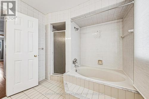 21 Moss Boulevard, Hamilton, ON - Indoor Photo Showing Bathroom