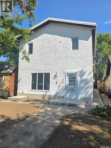 859 Cartier AVENUE  Moose Jaw, SK S6H 1L9