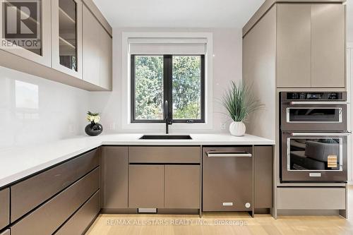 127 Banff Road, Toronto, ON - Indoor Photo Showing Kitchen