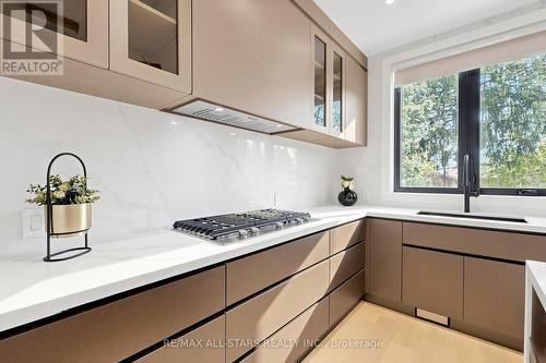 127 Banff Road, Toronto, ON - Indoor Photo Showing Kitchen With Upgraded Kitchen