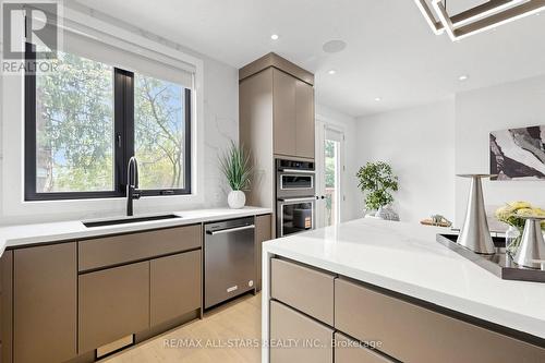 127 Banff Road, Toronto, ON - Indoor Photo Showing Kitchen