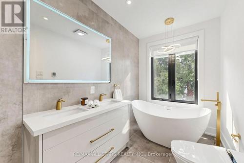 127 Banff Road, Toronto, ON - Indoor Photo Showing Bathroom