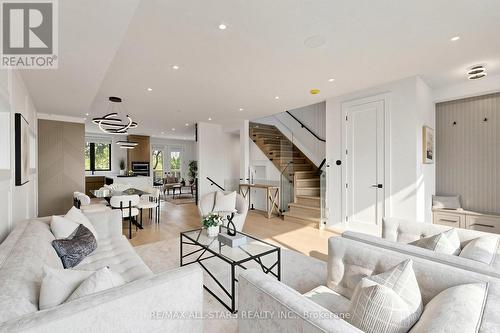 127 Banff Road, Toronto, ON - Indoor Photo Showing Living Room