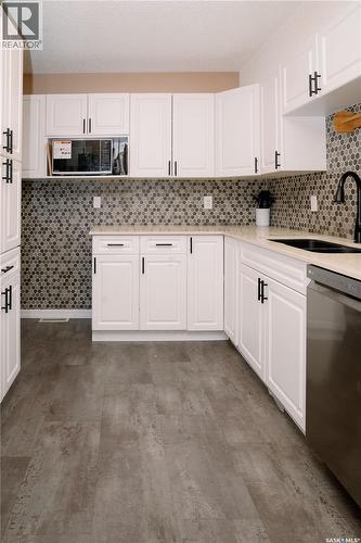 416 510 Prairie Avenue, Saskatoon, SK - Indoor Photo Showing Kitchen