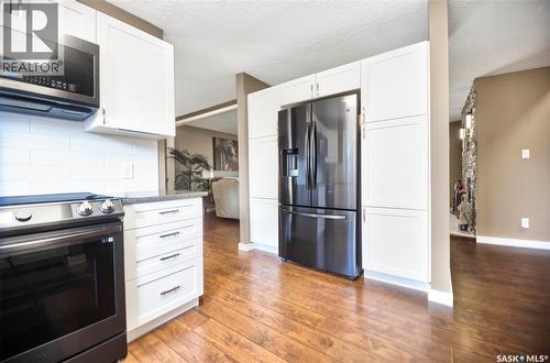 3431 Eagle Crescent, Prince Albert, SK - Indoor Photo Showing Kitchen With Upgraded Kitchen