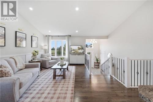 1663 Meadowlark Way, Val Caron, ON - Indoor Photo Showing Living Room