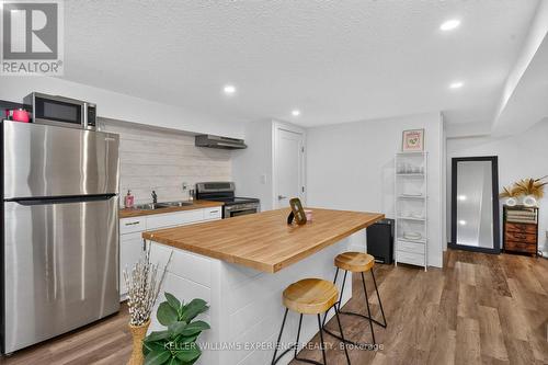 320 6 Concession E, Tiny, ON - Indoor Photo Showing Kitchen