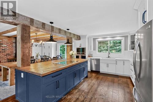 320 6 Concession E, Tiny, ON - Indoor Photo Showing Kitchen