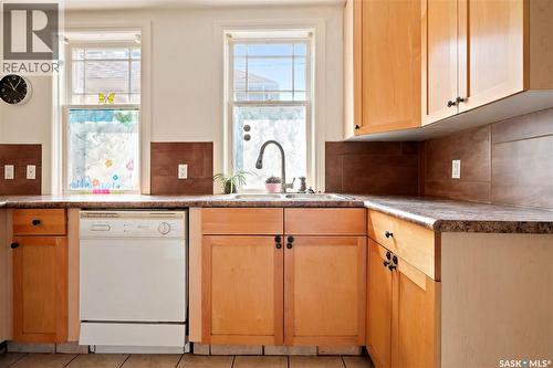 2038 Toronto Street, Regina, SK - Indoor Photo Showing Kitchen