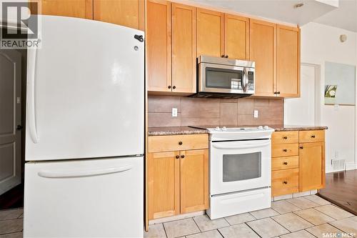 2038 Toronto Street, Regina, SK - Indoor Photo Showing Kitchen