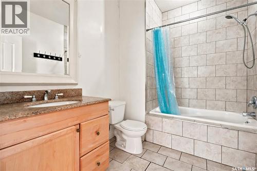 2038 Toronto Street, Regina, SK - Indoor Photo Showing Bathroom