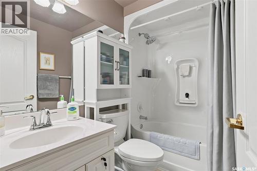 104 303 5Th Avenue N, Saskatoon, SK - Indoor Photo Showing Bathroom