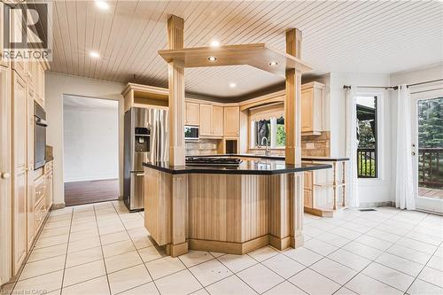 21 Moss Boulevard, Dundas, ON - Indoor Photo Showing Kitchen