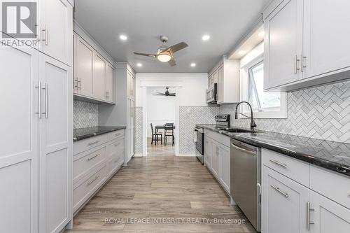 95 Mcclellan Road, Ottawa, ON - Indoor Photo Showing Kitchen With Upgraded Kitchen