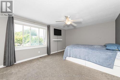 95 Mcclellan Road, Ottawa, ON - Indoor Photo Showing Bedroom