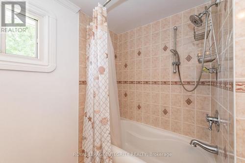 95 Mcclellan Road, Ottawa, ON - Indoor Photo Showing Bathroom