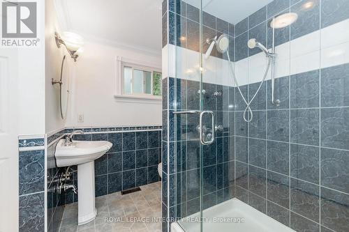95 Mcclellan Road, Ottawa, ON - Indoor Photo Showing Bathroom