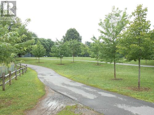 95 Mcclellan Road, Ottawa, ON - Outdoor