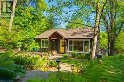 1131 OLD GOVERNOR'S Road Dundas, ON L9H 5E3