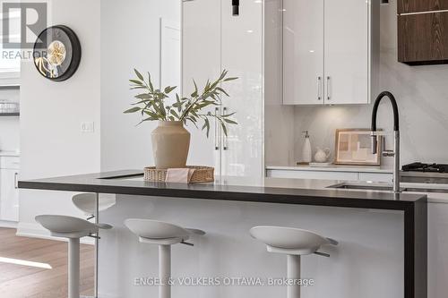 736 Sherbourne Road, Ottawa, ON - Indoor