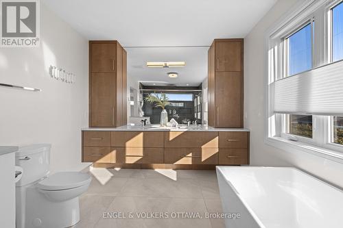 736 Sherbourne Road, Ottawa, ON - Indoor Photo Showing Bathroom