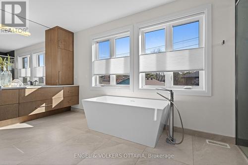 736 Sherbourne Road, Ottawa, ON - Indoor Photo Showing Laundry Room