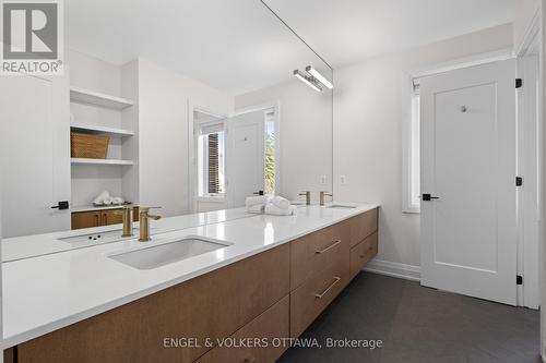 736 Sherbourne Road, Ottawa, ON - Indoor Photo Showing Bathroom