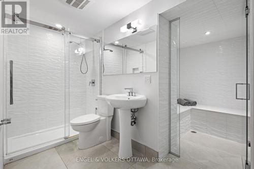 736 Sherbourne Road, Ottawa, ON - Indoor Photo Showing Bathroom