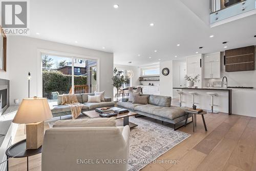 736 Sherbourne Road, Ottawa, ON - Indoor Photo Showing Living Room With Fireplace