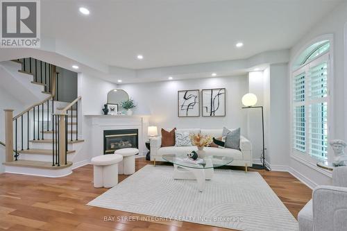 208 GEORGIAN DRIVE  Oakville, ON L6H 6T8