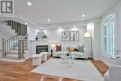 208 GEORGIAN DRIVE Oakville, ON L6H 6T8