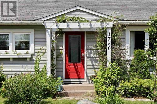 1750 Queen St E, Sault Ste. Marie, ON - Outdoor