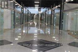369 - 7250 KEELE STREET Vaughan, ON L4K 1Z8
