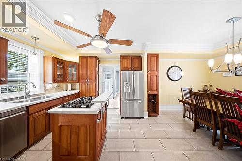 750 Vine Street, Cambridge, ON - Indoor Photo Showing Kitchen With Double Sink