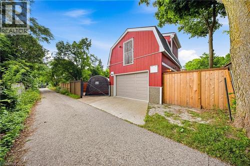 Laneway - 750 Vine Street, Cambridge, ON - Outdoor