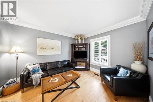 750 Vine Street, Cambridge, ON - Indoor Photo Showing Living Room