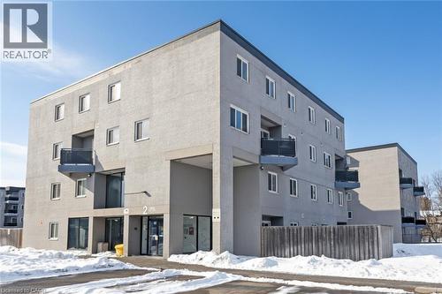 2001 BONNYMEDE Drive Unit# 119  Mississauga, ON L5J 4H8