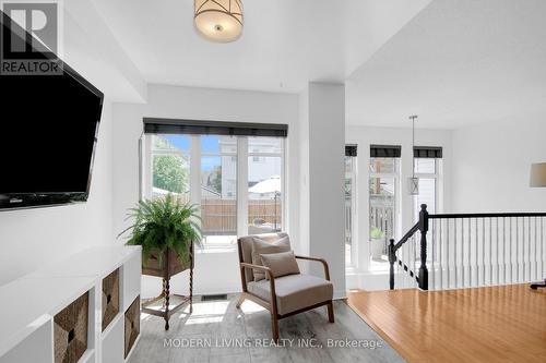 Beautiful Large Windows - 109 Deercroft Avenue, Ottawa, ON - Indoor