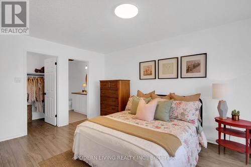Primary/Ensuite/Walk in Closet - 109 Deercroft Avenue, Ottawa, ON - Indoor Photo Showing Bedroom