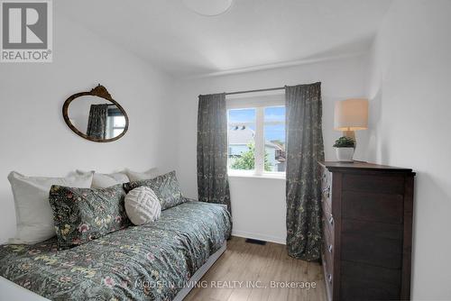 Bedroom - 109 Deercroft Avenue, Ottawa, ON - Indoor Photo Showing Other Room