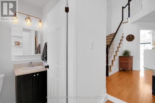 Half Bathroom - 109 Deercroft Avenue, Ottawa, ON - Indoor Photo Showing Bathroom
