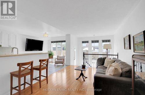 Open Concept Kitchen/Living Room - 109 Deercroft Avenue, Ottawa, ON - Indoor Photo Showing Living Room