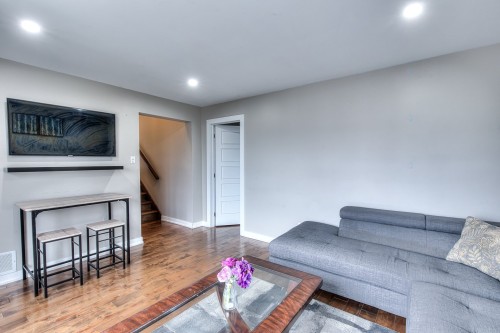 Family Room - 563 Rue Jetté, Laval (Sainte-Dorothée), QC - Indoor Photo Showing Living Room
