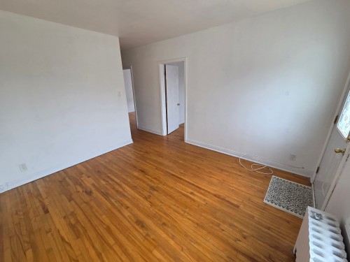 Salon - 1317 Rue Champigny, Montréal (Saint-Laurent), QC - Indoor Photo Showing Other Room