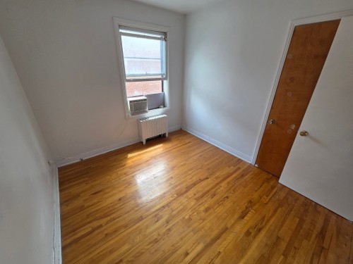 Chambre à coucher - 1317 Rue Champigny, Montréal (Saint-Laurent), QC - Indoor Photo Showing Other Room