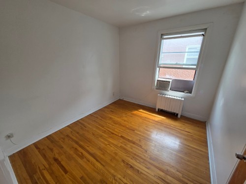 Chambre à coucher - 1317 Rue Champigny, Montréal (Saint-Laurent), QC - Indoor Photo Showing Other Room